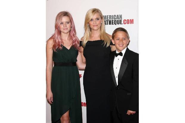 ...Reese Witherspoon und der 17-jährigen Ava - die Garderobe passt toll zusammen! Es muss aber auch nicht immer der exakt se...