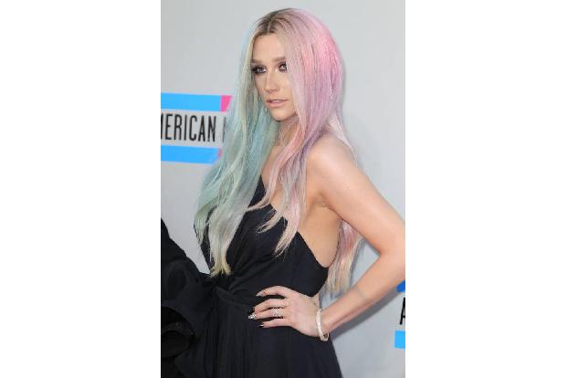 ...hat zumindest Kesha die Nase voll. Angeblich wurde sie früher von ihrem Produzenten in eine Essstörung getrieben. Ob dies...