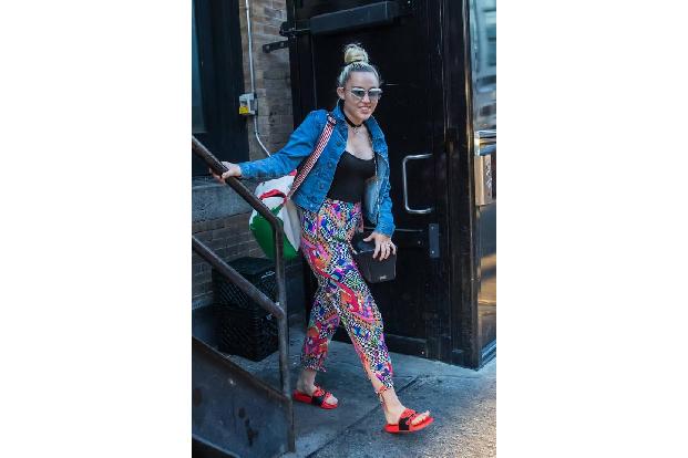 ...die einstige Skandalnudel Miley Cyrus liebt diese Treter, wenn auch in einer etwas knalligeren Farbe. Doch so begehrt die...