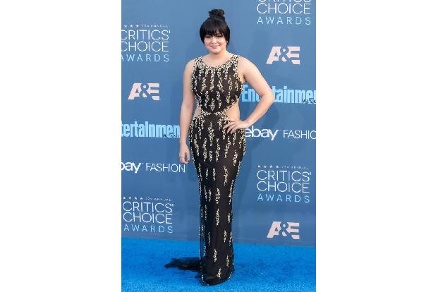 ...Ariel Winter zeigt eigentlich gerne, was sie hat. Doch bei den Critics' Choice Awards setzte sie auf Ausschnitte in der T...