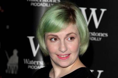 ...Lena Dunham wollte es da wohl statt bläulich lieber etwas grüner - und entschied sich im Herbst vergangenen Jahres für di...