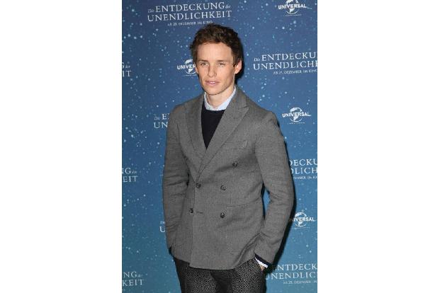 ...der Style von Eddie Redmayne. Der Oscar-Preisträger sieht einfach immer aus, wie die Inkarnation eines smarten, britische...