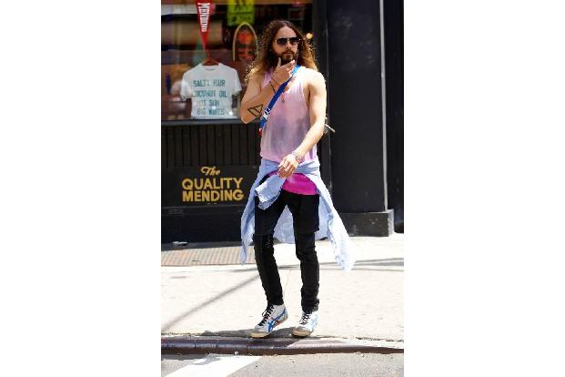 ...Jared Leto behaupten können? Dem wurde immerhin im Dezember 2011 die zweifelhafte Ehre zuteil, vom selben Magazin zum sch...