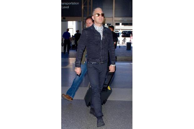 Huch! Wie sieht der denn aus? Zugegeben, der neue Look von Robbie Williams ist nicht nur etwas gewöhnungsbedürftig, die Extr...