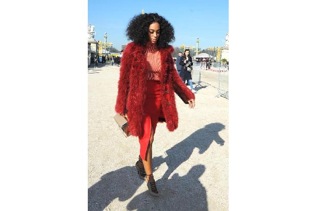 ...ist das pelzige Statement bei Solange Knowles. Die kleine Schwester von Superstar Beyoncé machte immer eher einen erdverb...