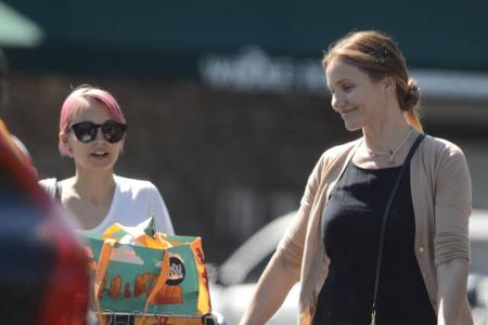 ...Cameron Diaz wird derzeit gemunkelt, sie sei schwanger. Tatsächlich zeigte sich die Liebste von 