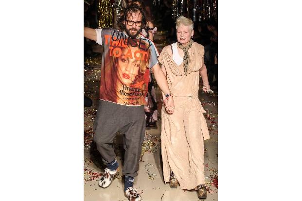 ...73-Jährige ist zwar nicht mehr die Jüngste, aber als Punk-Oma sollte man sie auch nicht abschreiben. Mit Ehemann Andreas ...