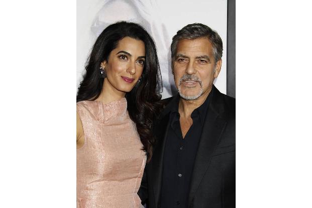 ...heiß. Nicht nur soll angeblich der erste Nachwuchs im Hause Clooney anstehen, vielmehr is es der Zickenkrieg der Damen, d...