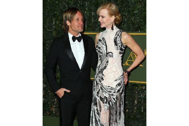 ...ihren Ehemann Keith Urban mitgebracht. Bei ihrer Danksagung wurde er dann auch gleich von seiner Nicole in den Himmel gel...