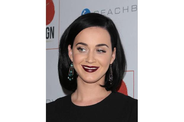 ...Garderobe und ein düsterer Lippenstift perfekt dazu! Einfach der optimale Look für die feierliche Jahreszeit, in der die ...