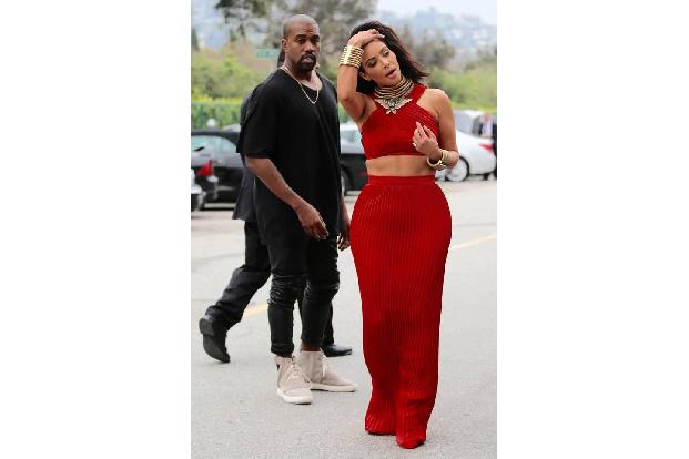 ...figurbetont. Und das scheint auch ihrem Göttergatten Kanye West mehr als gut zu gefallen. Die Outfits der 34-Jährigen wer...