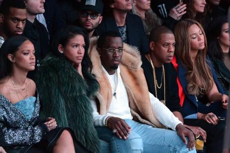 ...bei der adidas Show von Kanye West loderte die Begeisterung eher auf Sparflamme. Rihanna starrte vor sich hin, Sean 'Didd...