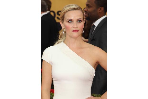 Auf dem Red Carpet sehen die Promis immer top gestylt und makellos schön aus. Das gehört zu ihrem Job und Dank Stylist ist d...