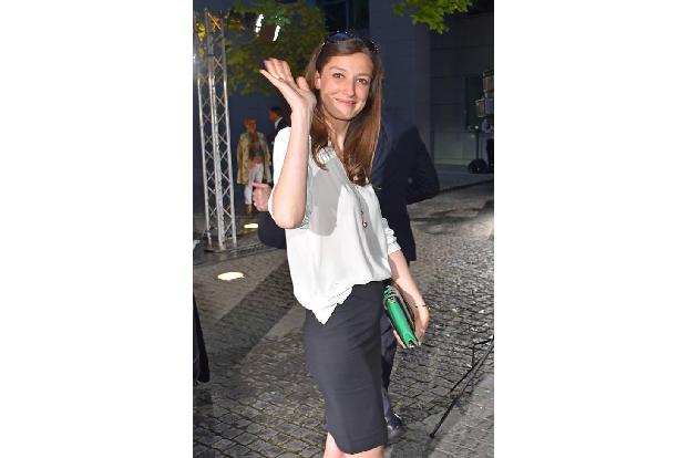 ...Frauen wie Alexandra Maria Lara beim nächsten Windhauch umkippen, ist das wahrscheinlich undramatisch - Vorbildfunktion m...