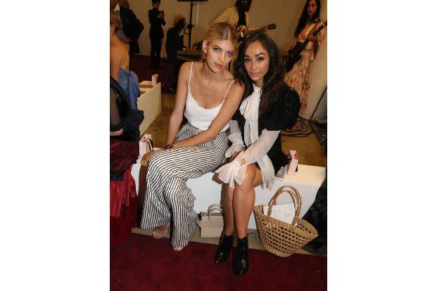 ...im Büro empfiehlt sich eher ein Outfit wie das von Model Devon Windsor oder Schauspielerin Cara Santana. Bei Designerin...