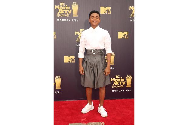 ...präsentierte Wyatts 'Es'-Co-Star Chosen Jacobs - auch hier ist eindeutig Modemut zu sehen, allerdings wäre dieser mit ein...