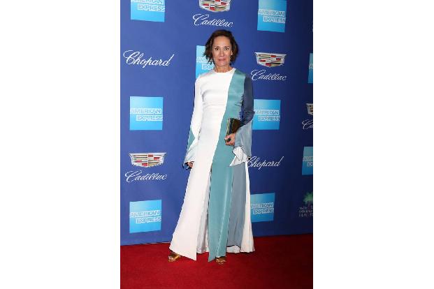 ...fragwürdiger war dagegen der Look von Laurie Metcalf - auch wenn die Robe vom angesagten Designer Christian Siriano stamm...
