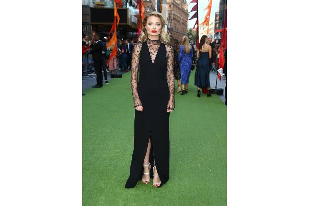 Die britische Schauspielerin Emma Rigby versprühte mit knallroten Lippen und schwarzem Spitzenkleid puren Hollywood-Glamour ...