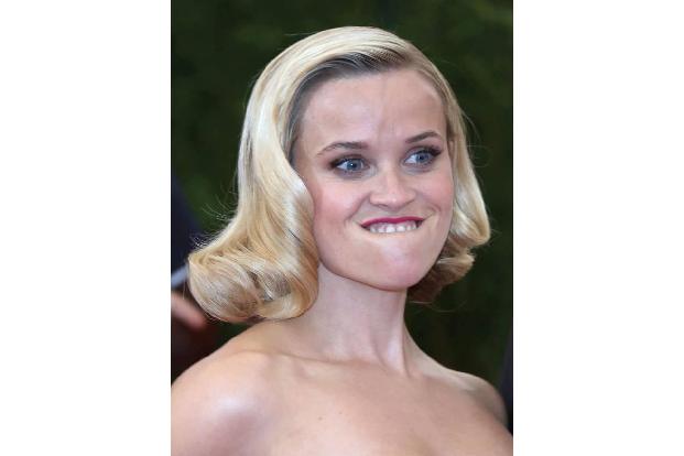 Sein Gesicht vor hunderten von Fotografen permanent im Strahle-Modus zu halten, ist sicher nicht ganz einfach. Bei Schauspie...