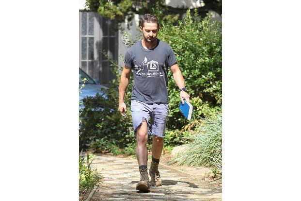 ...Juni hat sich LaBeouf in Behandlung begeben, geht nun regelmäßig zu den 