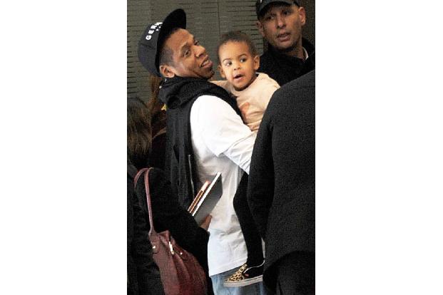 ...ihr süßes Töchterchen Blue Ivy sie trotz der vielen Veränderungen noch erkennt, ist ja alles in Ordnung. Und Jay Z sollte...