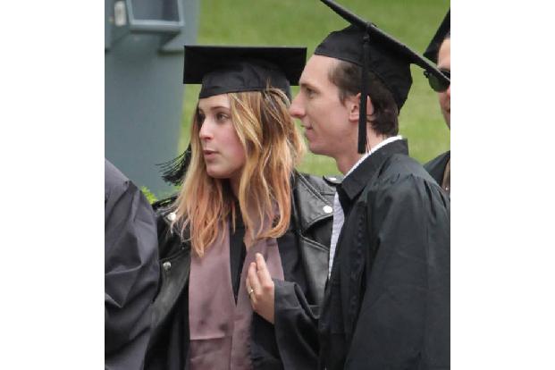 Scout Willis machte letztes Jahr im Mai ihren Abschluss an der renommierten Brown University in Rhode Island und ...