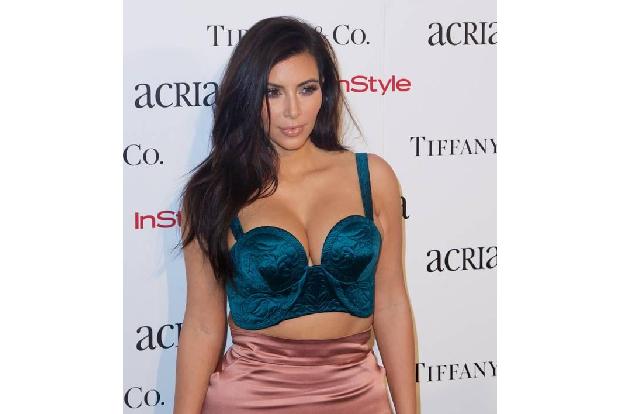 ...Kim Kardashian nicht schlecht gestaunt haben. Normalerweise ziehen nämlich die Kurven des Reality-Stars alle Blicke auf s...
