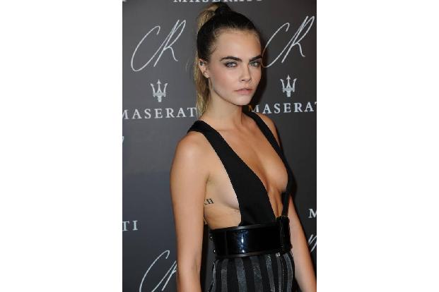 ...Cara Delevigne kann sich vor Aufträgen kaum retten. Doch neben ihrem schönen Beruf verbindet die beiden Mädchen noch eine...