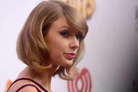 ..Taylor Swift, die für so wenig Stil nur einen geringschätzigen Blick übrig hatte. Allerdings hat auch die 25-jährige Blond...