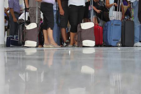 Lange Warteschlangen fliegen nerven