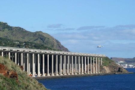 gefährliche flughäfen Funchal Airport auf Madeira, Portugal
