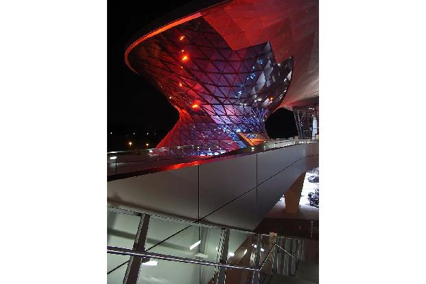 spektakulär museum bmw welt