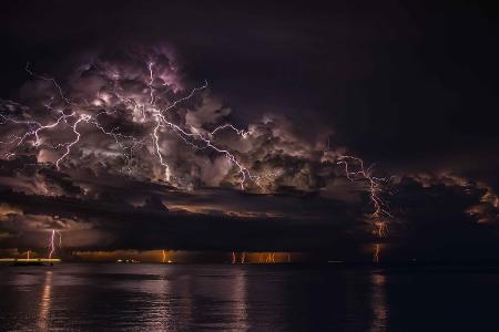 Alex Ponniah - Lightning Across Bay.jpg