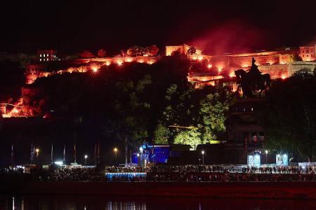 Rhein Flammen 2018 imago images Sascha Ditscher.jpg