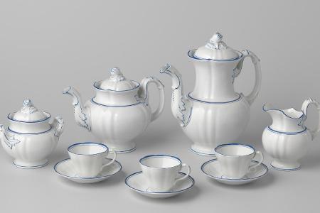 Coffee and tea service, sixteen parts, white, with blue pipi...