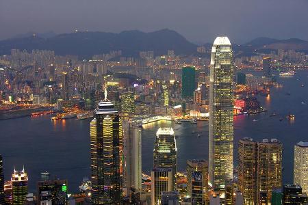 China, Hongkong bei Nacht, Skyline, Wolkenkratzer, McPBBO C...