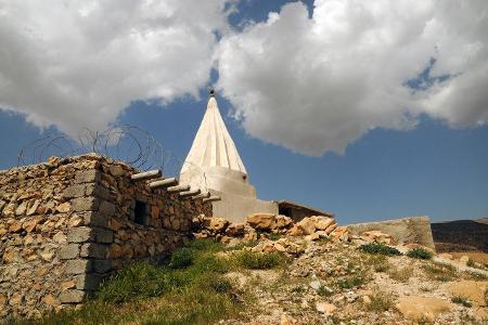 IRQ Mam Rashan Shrine 2.jpg