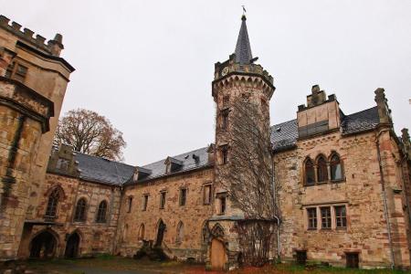 Das altehrwürdige Schloss Reinhardsbrunn befindet sich in Friedrichroda, Thüringen. Seit 1988 hier 