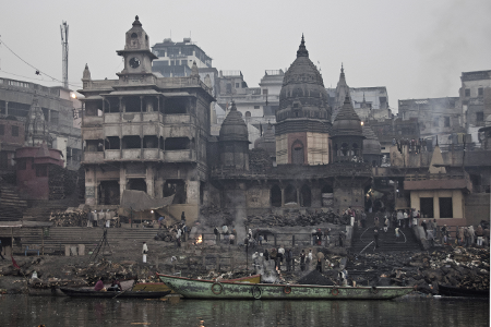 PNG4. Manik Karna Kremationsstätte in Varanasi (Banaras), Indien © Eric Parker.png