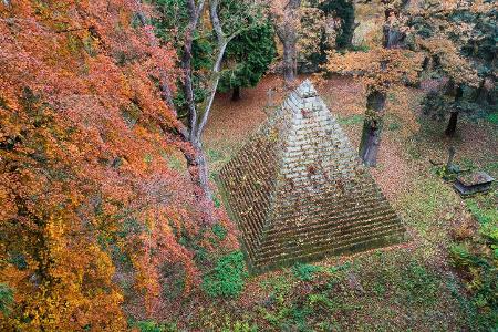 26.11.2019, Niedersachsen, Holle Das Mausoleum des Grafen E... (1)