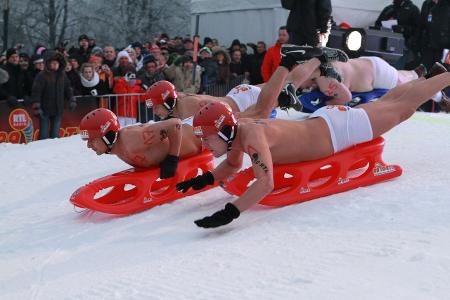 Super-Wintergaudi im Harz – 3. Internationales Nacktrodeln 2011