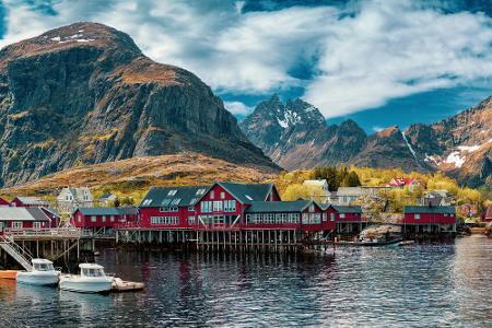Den Ortsnamen Å kann man sich leicht merken. Das Dorf auf den Lofoten in Norwegen ist nur einer von vielen mit skurrilen Nam... Den Ortsnamen Å kann man sich leicht merken. Das Dorf auf den Lofoten in Norwegen ist nur einer von vielen mit skurrilen Nam...