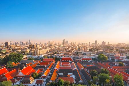 Auch Bangkok gehört hier her. Es heißt zeremoniell Krung Thep Maha Nakhon Amon Rattanakosin Mahinthara Yutthaya Mahadilok Ph...