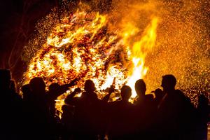 Die beeindruckendsten Osterfeuer in Deutschland 