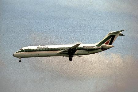 Der Alitalia Flug 404 stürzte im November 1990 beim Landeanflug ab