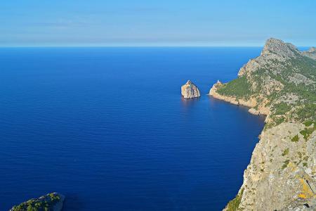 Wer Mallorca besucht, will das Meer sehen und spüren. Mit am besten geht das am Cap Formentor, das die Nordspitze des Eiland...