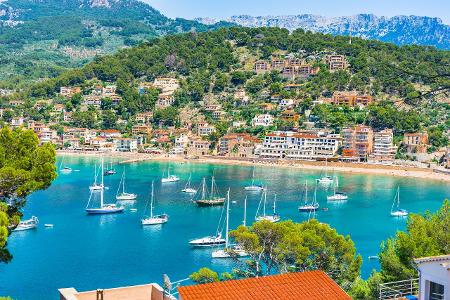 Port de Soller Mallorca Getty Images.jpg