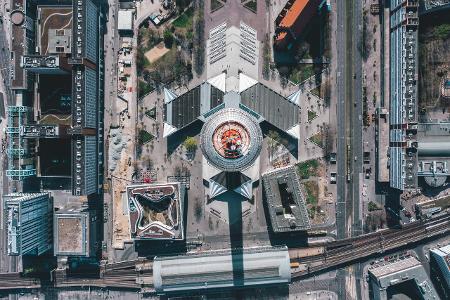 Berlin Alexanderplatz mit Fernsehturm Frage