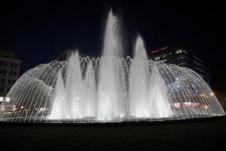 Fontäne auf dem Omonia Platz in Athen