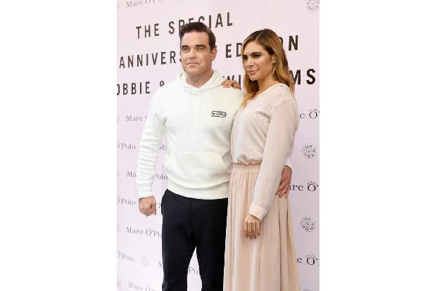 ...Robbie Williams und Ehefrau Ayda zog es Ende Dezember zum Ausspannen ins Promi-Mekka. Sie haben Häuser in London und L.A....